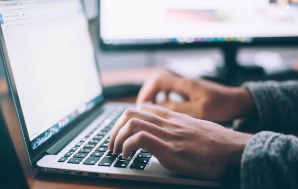 【副業】在宅でのデータ入力は稼げる？仕事の探し方や信頼性もご紹介